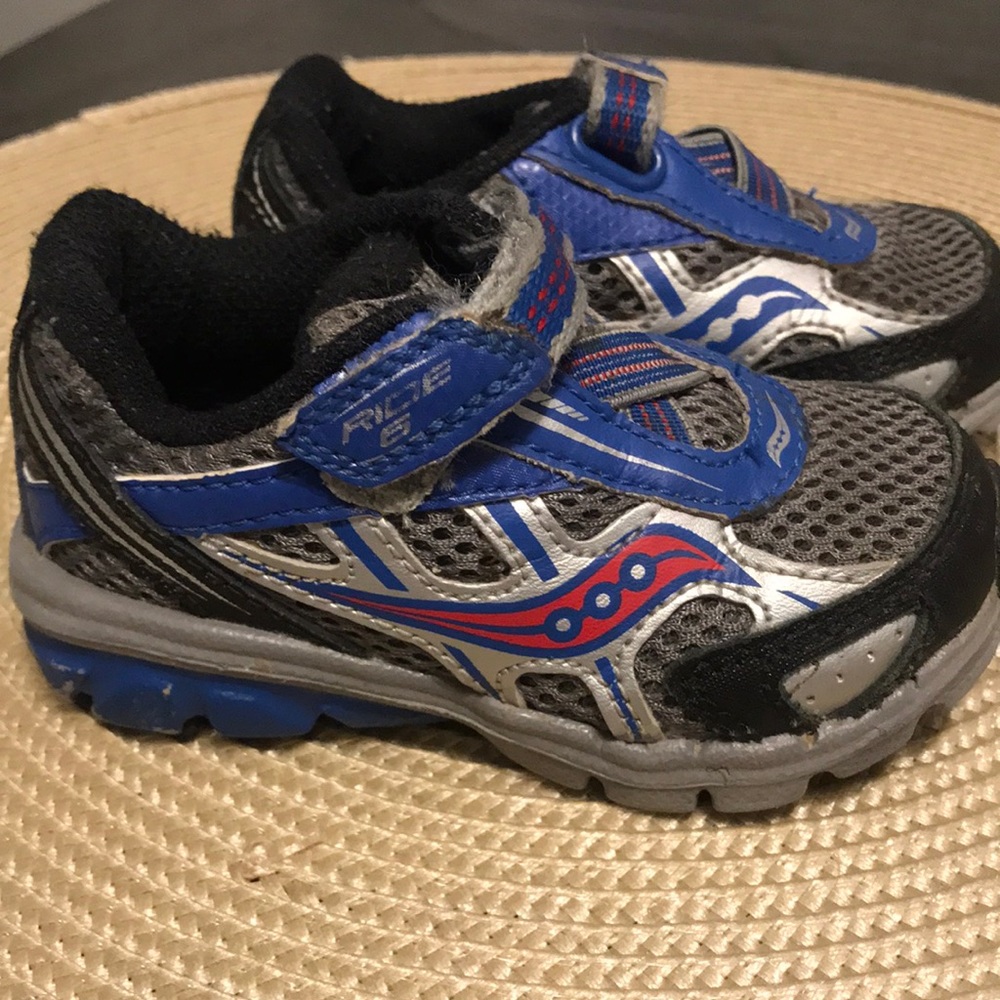 Saucony size 4.5 toddler in great condition!! Save $$